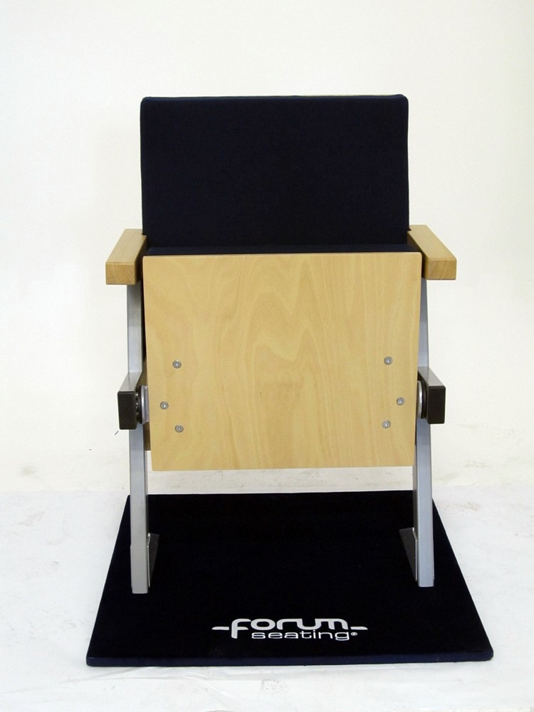 krzesla-audytoryjne-Newton-2